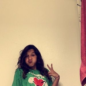 Meet your Posher, Elisa